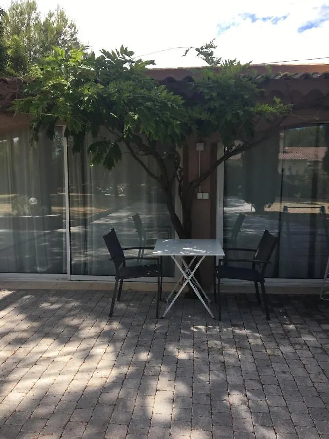Gite 2 Pieces Au Calme Les Arcs-sur-Argens Apartment